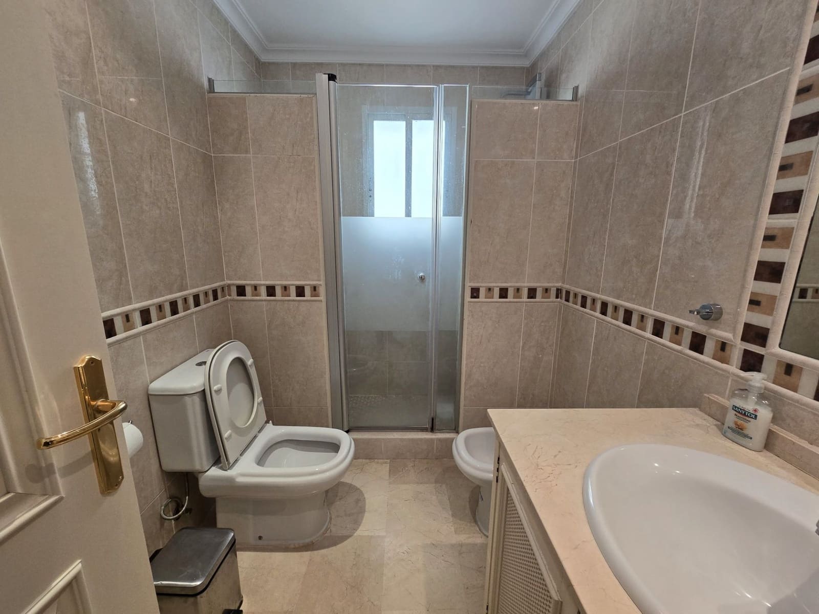 Casa de 2 habitaciones en Marbella en alquiler - 2.500 € (Ref: 9543960)