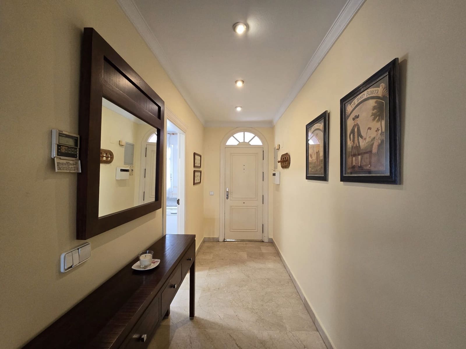 Casa de 2 habitaciones en Marbella en alquiler - 2.500 € (Ref: 9543960)