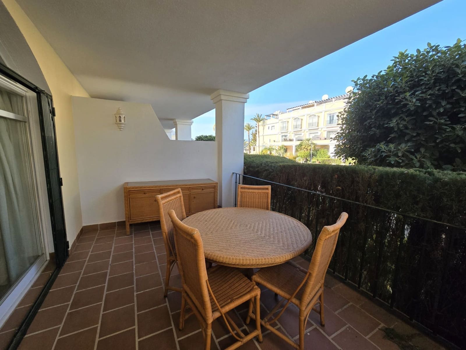 Casa de 2 habitaciones en Marbella en alquiler - 2.500 € (Ref: 9543960)