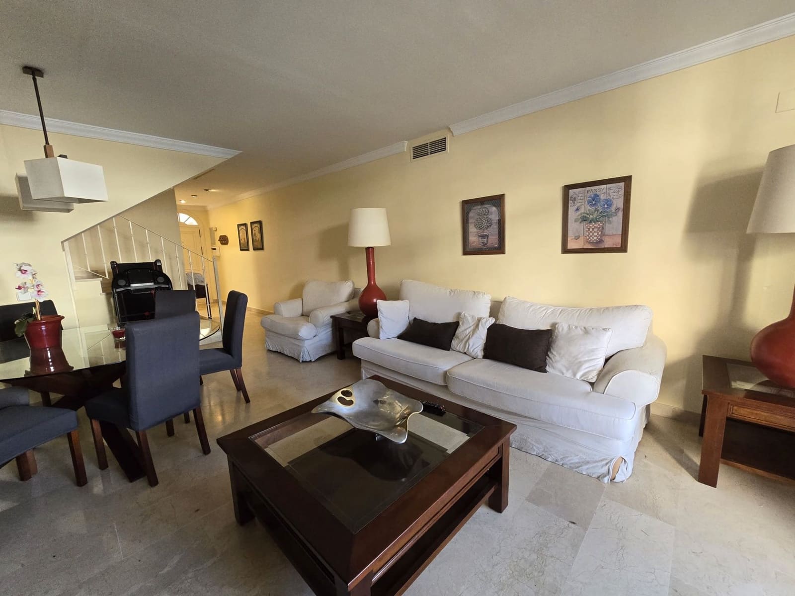 Casa de 2 habitaciones en Marbella en alquiler - 2.500 € (Ref: 9543960)