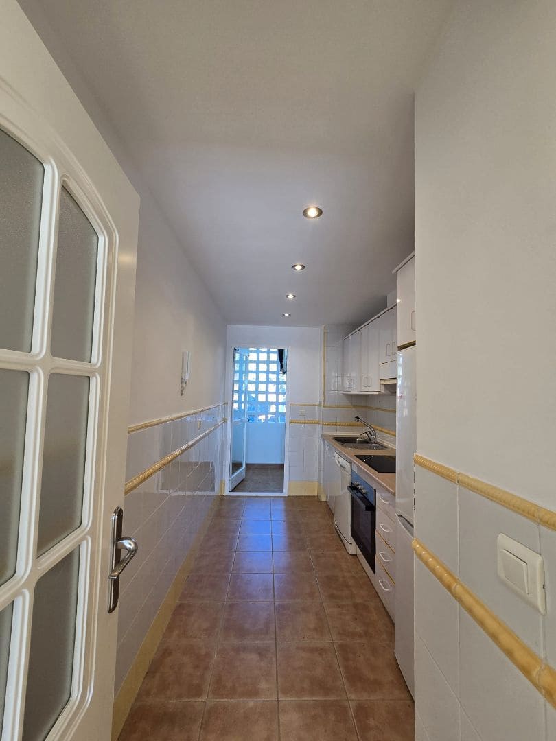 3 sovrum Lägenhet att hyra i Marbella med pool garage - 2 300 € (Ref: 9543961)