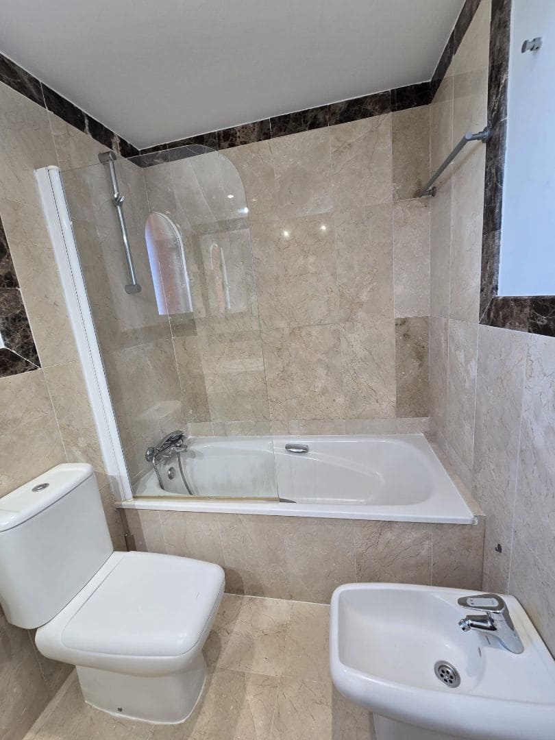 3 sovrum Lägenhet att hyra i Marbella med pool garage - 2 300 € (Ref: 9543961)