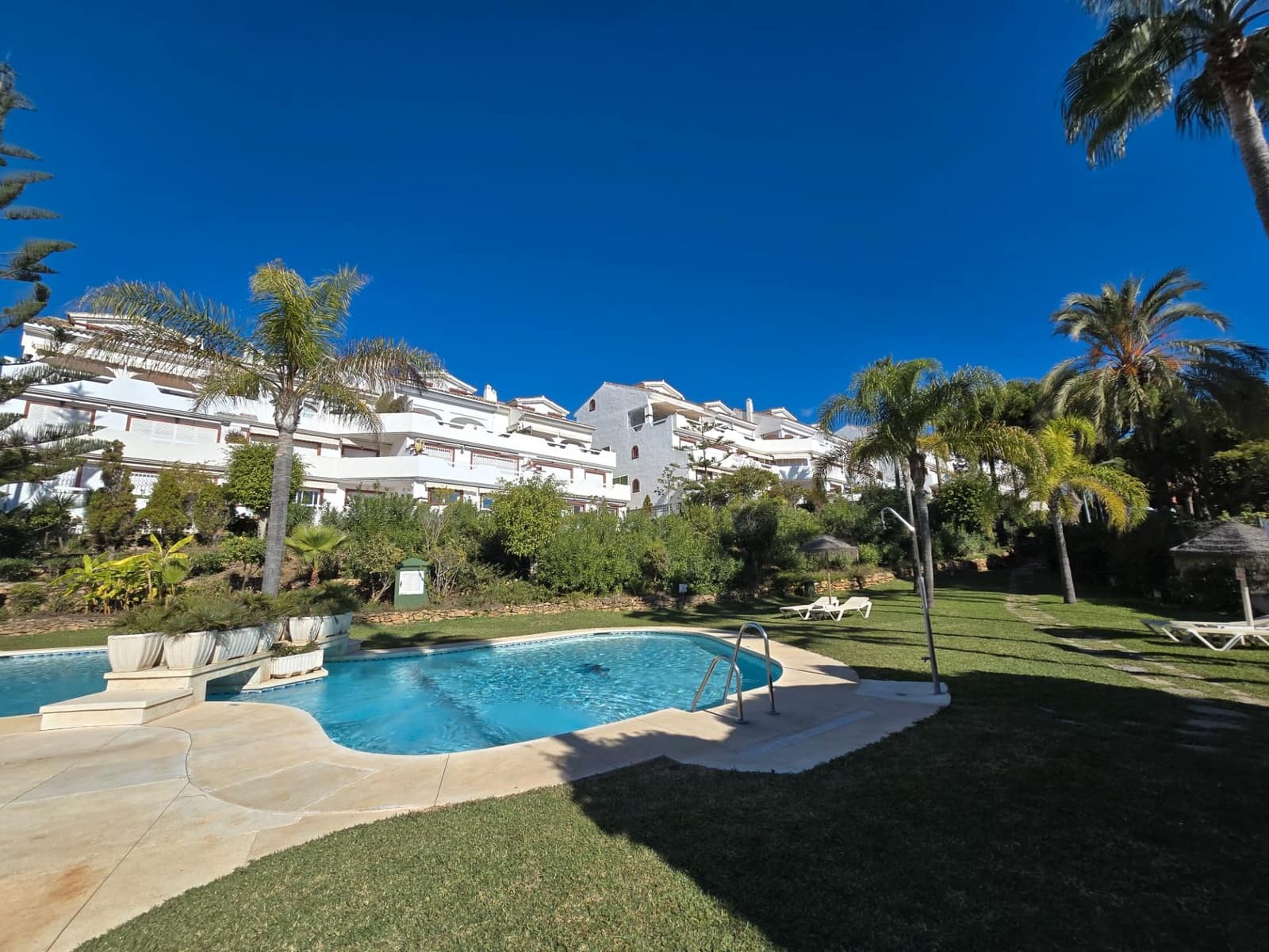 3 sovrum Lägenhet att hyra i Marbella med pool garage - 2 300 € (Ref: 9543961)