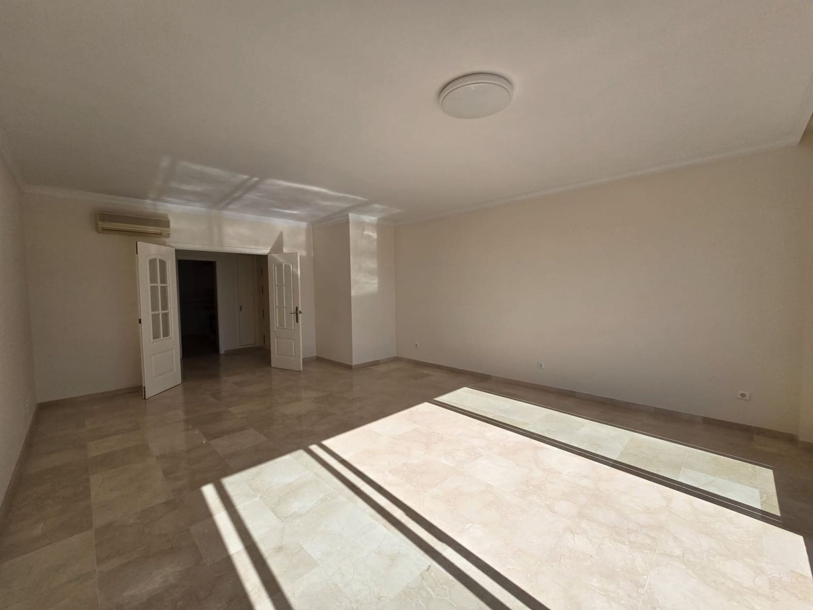 3 sovrum Lägenhet att hyra i Marbella med pool garage - 2 300 € (Ref: 9543961)