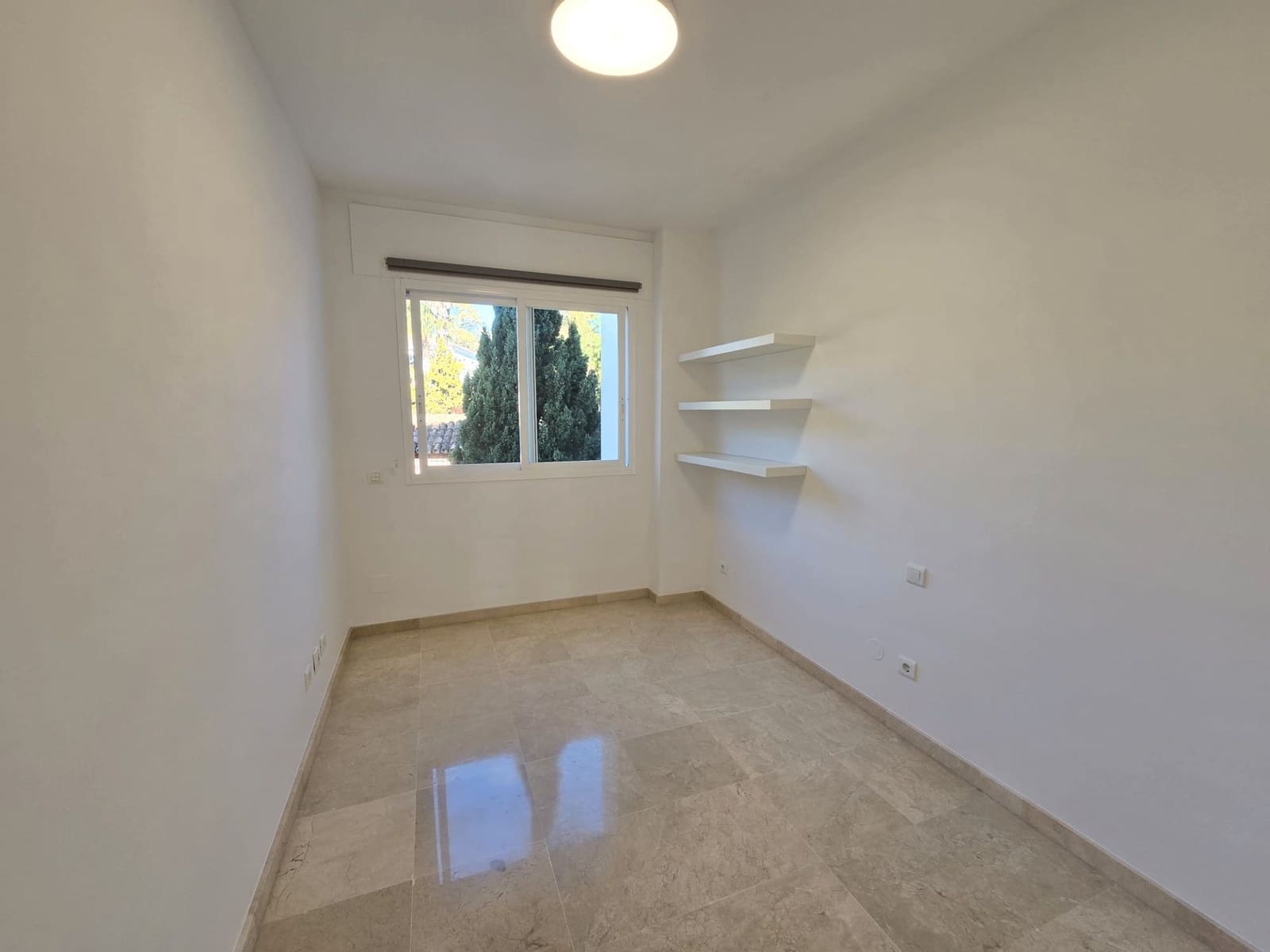 3 sovrum Lägenhet att hyra i Marbella med pool garage - 2 300 € (Ref: 9543961)