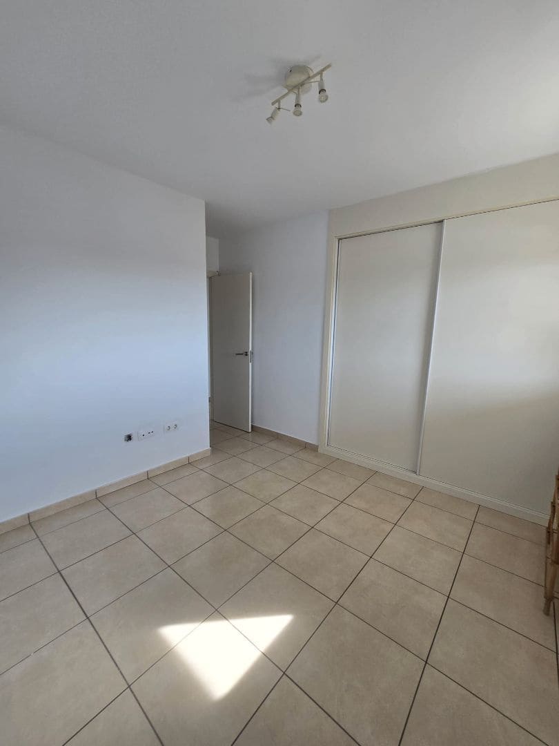 Piso de 3 habitaciones en Marbella en venta con garaje - 325.000 € (Ref: 9543963)