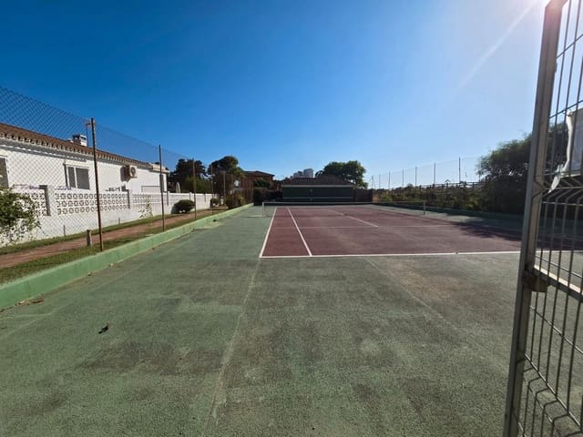 3 Zimmer Haus zu verkaufen in Las Chapas, Marbella mit Pool Garage - 830.000 € (Ref: 9543965)