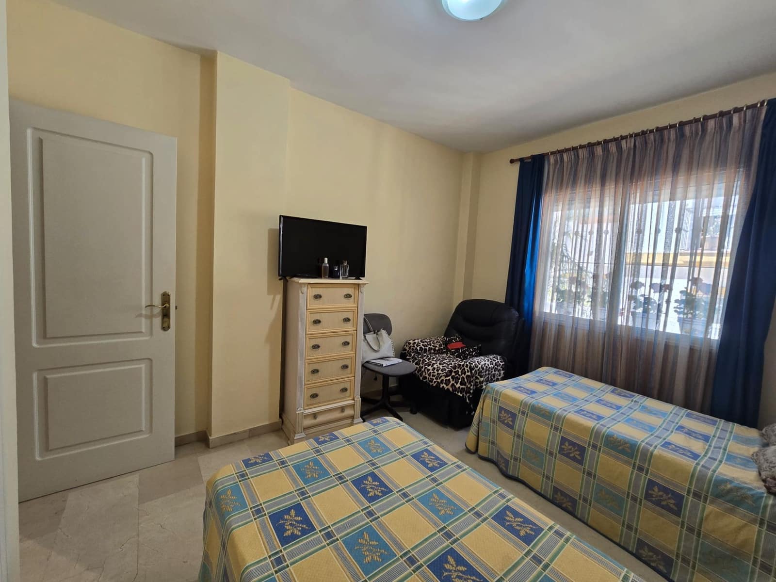 Piso de 2 habitaciones en Marbella en venta con piscina garaje - 560.000 € (Ref: 9543967)