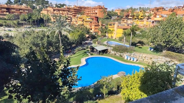 2 Zimmer Wohnung zu verkaufen in La Reserva, Marbella mit Pool Garage - 285.000 € (Ref: 9588374)