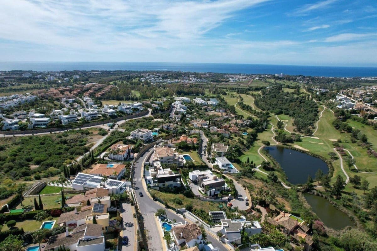 5 sypialnia Willa na sprzedaż w Benahavis z basenem garażem - 1 299 000 € (Ref: 8802370)