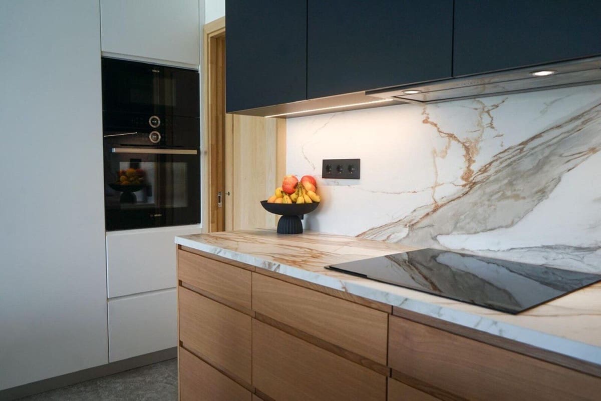 5 sypialnia Willa na sprzedaż w Benahavis z basenem garażem - 1 299 000 € (Ref: 8802370)