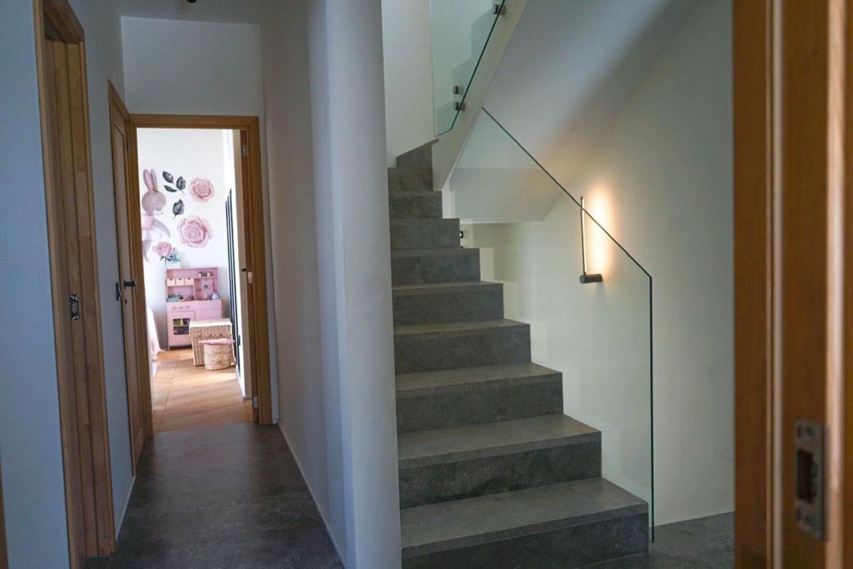 5 sypialnia Willa na sprzedaż w Benahavis z basenem garażem - 1 299 000 € (Ref: 8802370)