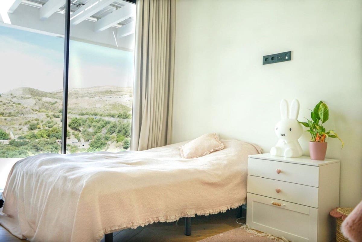 5 sypialnia Willa na sprzedaż w Benahavis z basenem garażem - 1 299 000 € (Ref: 8802370)