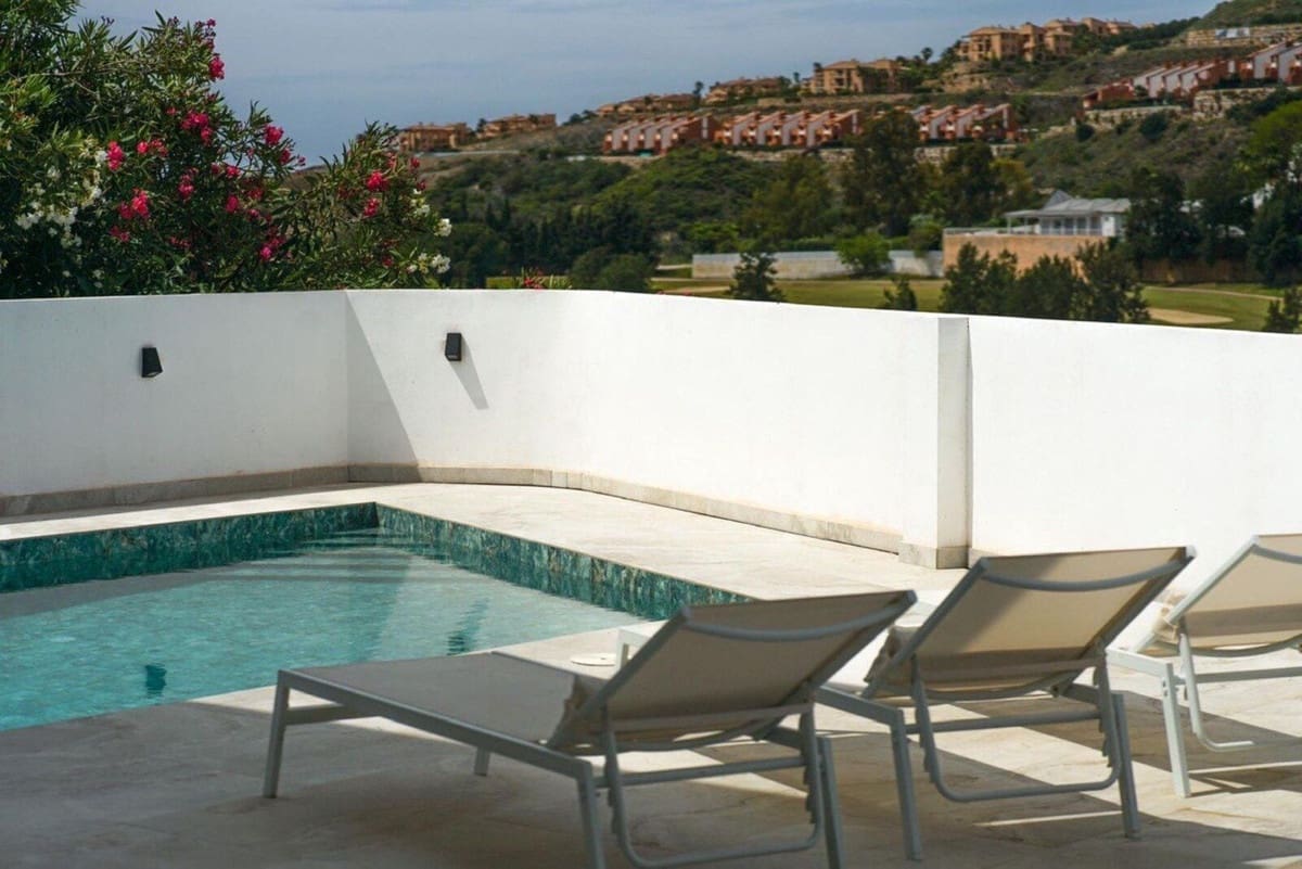 5 sypialnia Willa na sprzedaż w Benahavis z basenem garażem - 1 299 000 € (Ref: 8802370)