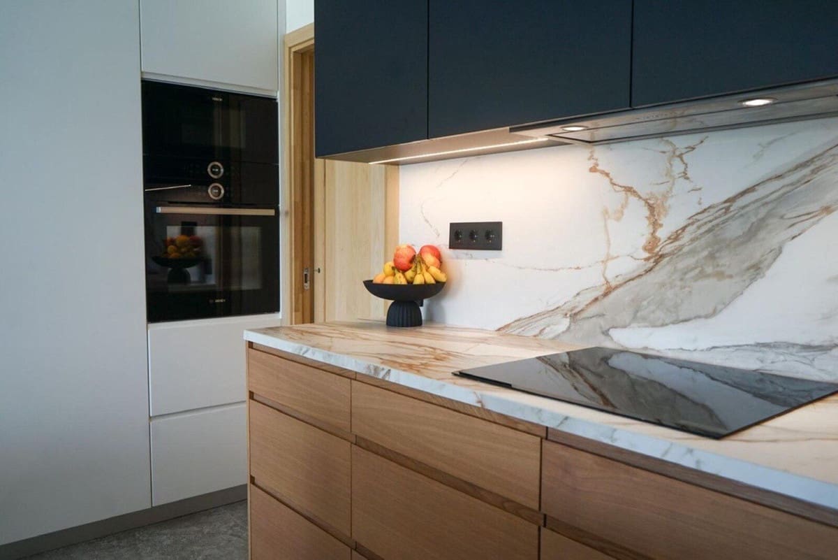 5 sypialnia Willa na sprzedaż w Benahavis z basenem garażem - 1 299 000 € (Ref: 8802370)