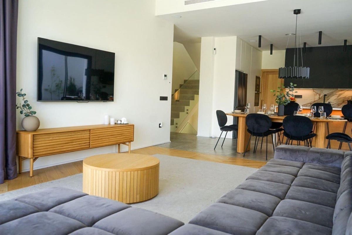 5 sypialnia Willa na sprzedaż w Benahavis z basenem garażem - 1 299 000 € (Ref: 8802370)