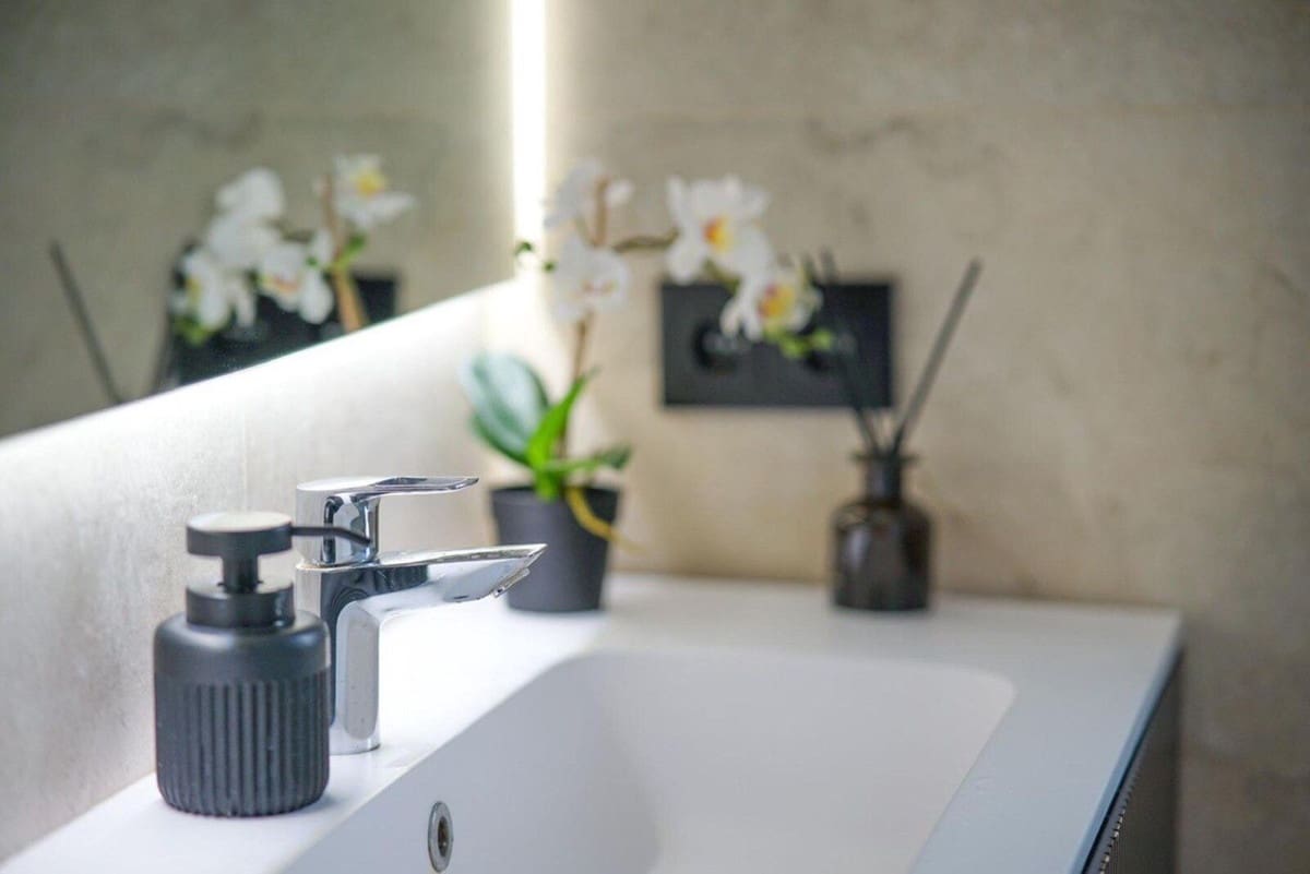 5 sypialnia Willa na sprzedaż w Benahavis z basenem garażem - 1 299 000 € (Ref: 8802370)