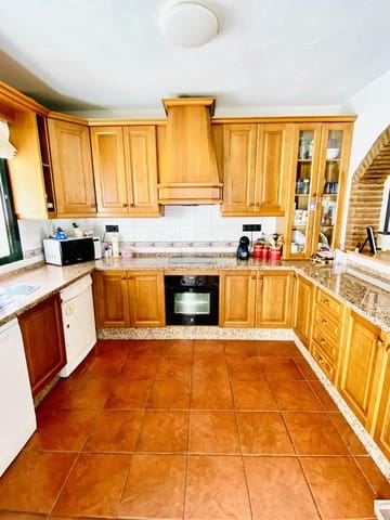 4 soverom Hus til salgs i Benahavís pueblo, Benahavís med garasje - € 620 000 (Ref: 8802371)