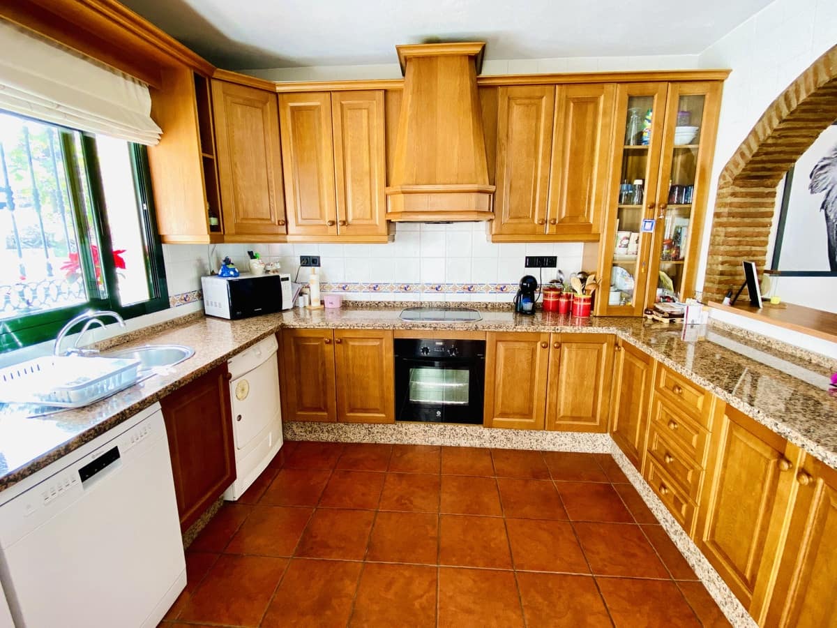 4 soverom Hus til salgs i Benahavis med garasje - € 620 000 (Ref: 8802371)