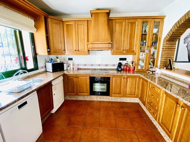 4 soveværelse Byhus til salg i Benahavís pueblo, Benahavís med garage - € 620.000 (Ref: 8802371)