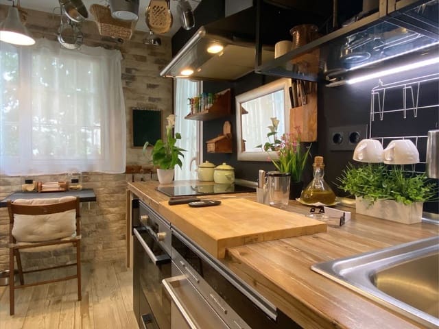 2 makuuhuone Huoneisto myytävänä paikassa Río Real, Marbella mukana uima-altaan 
autotalli - 406 000 € (Ref: 8802373)