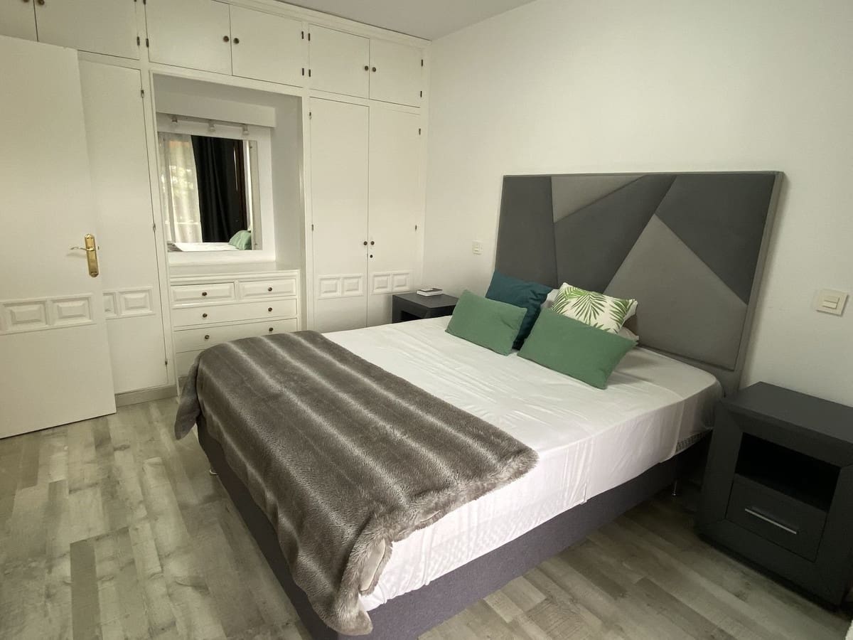 1 sypialnia Apartament na sprzedaż w San Pedro de Alcantara z basenem garażem - 235 000 € (Ref: 8802375)