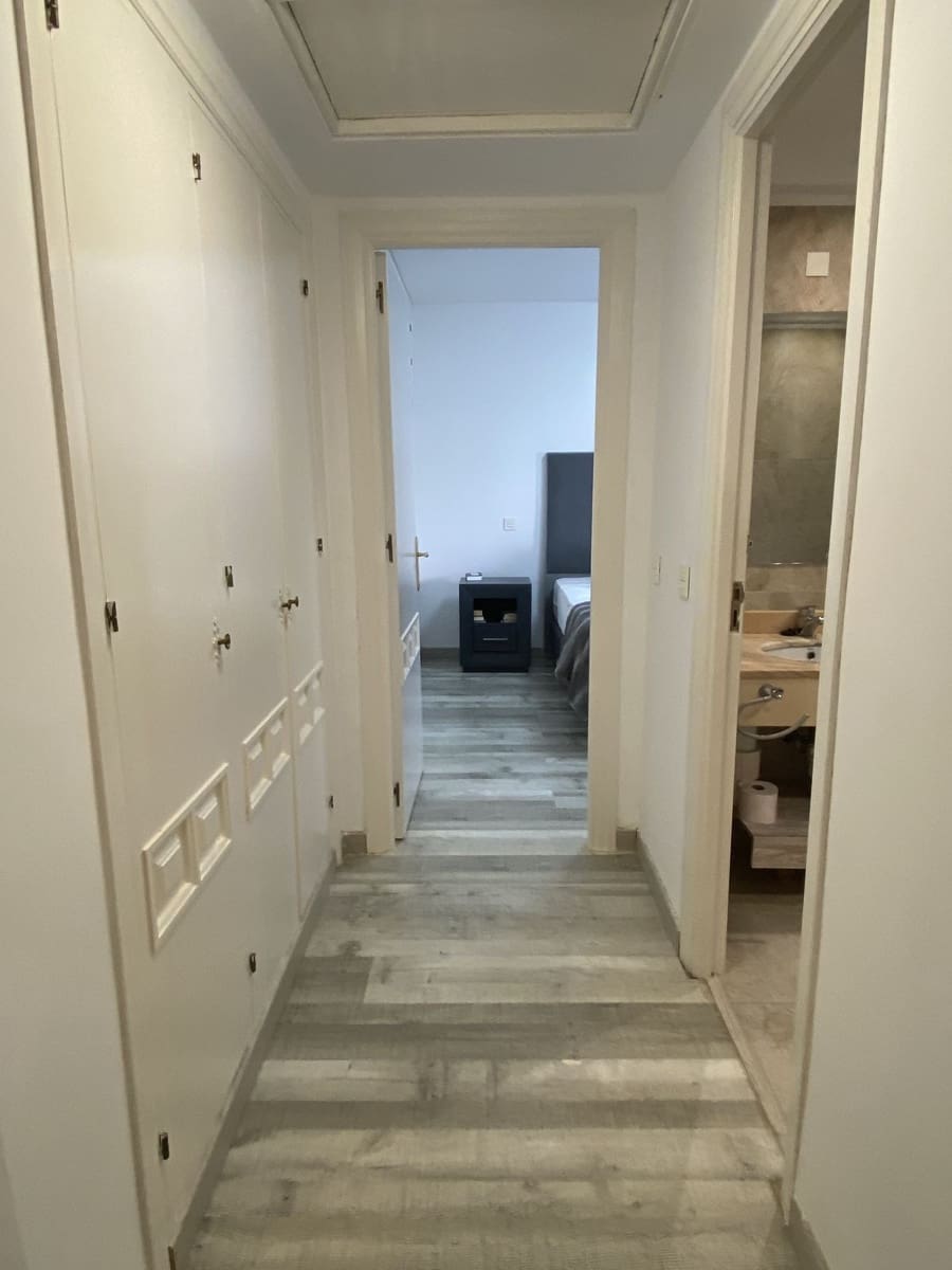 1 slaapkamer Appartement te koop in Estepona met zwembad garage - € 235.000 (Ref: 8802375)