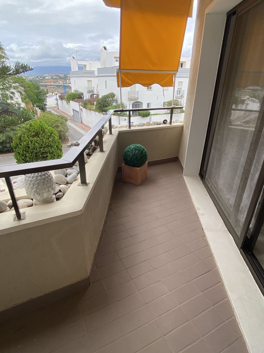 1 soveværelse Lejlighed til salg i Estepona med swimmingpool garage - € 235.000 (Ref: 8802375)