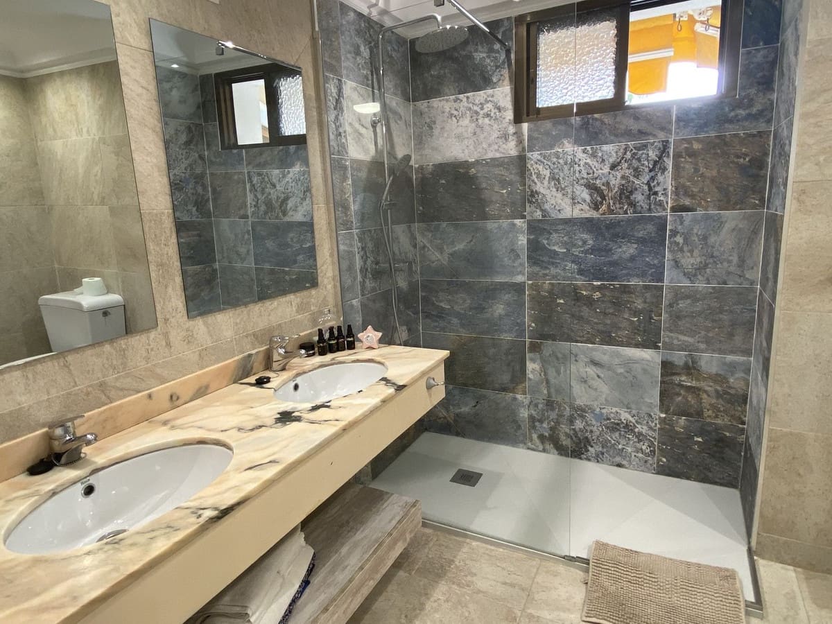 1 soveværelse Lejlighed til salg i Estepona med swimmingpool garage - € 235.000 (Ref: 8802375)