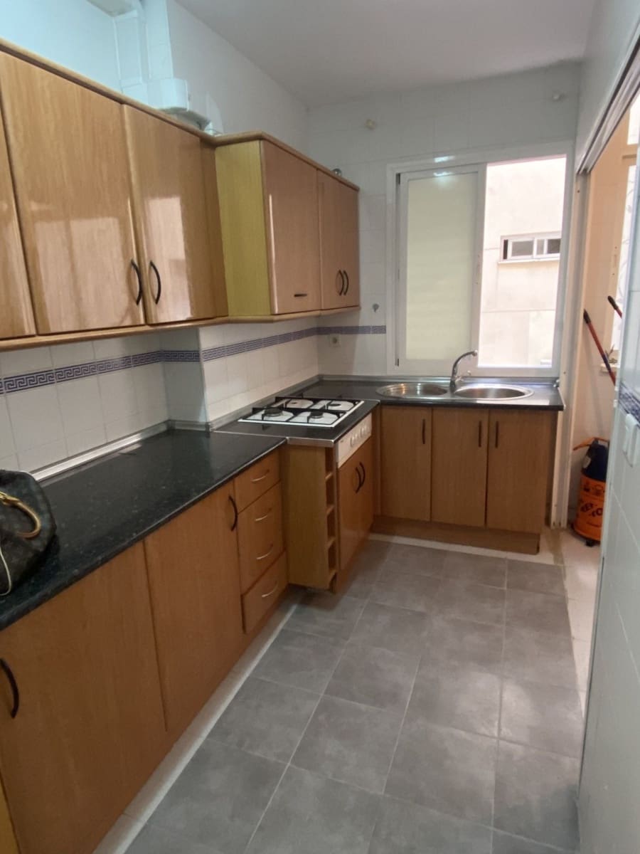 4 soveværelse Lejlighed til salg i Nueva Andalucia med swimmingpool - € 280.000 (Ref: 8802376)