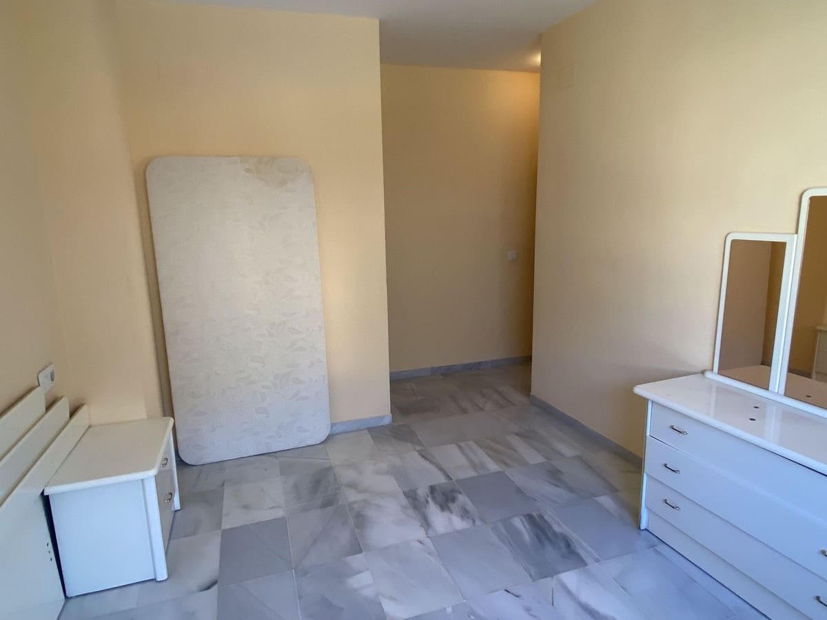 4 soveværelse Lejlighed til salg i Nueva Andalucia med swimmingpool - € 280.000 (Ref: 8802376)