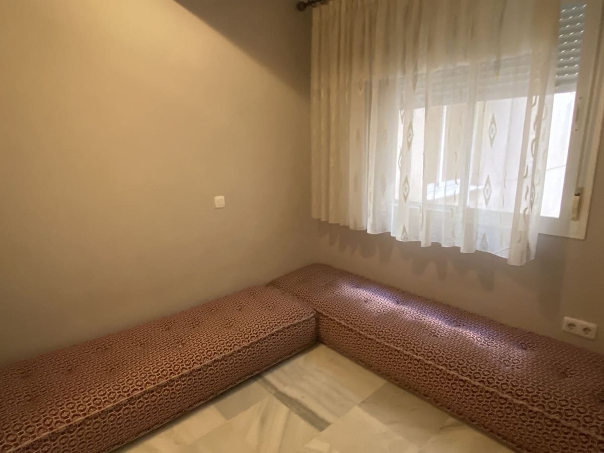 4 soveværelse Lejlighed til salg i Nueva Andalucia med swimmingpool - € 280.000 (Ref: 8802376)