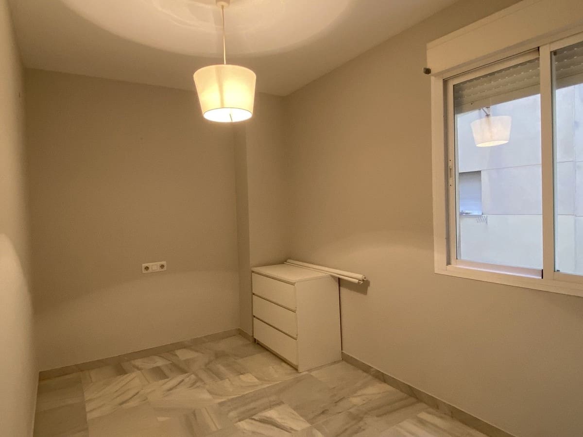 4 soveværelse Lejlighed til salg i Nueva Andalucia med swimmingpool - € 280.000 (Ref: 8802376)