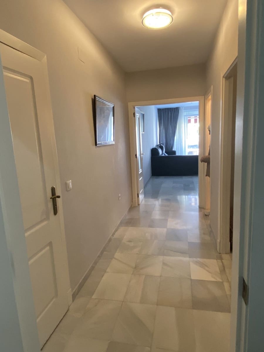 4 soveværelse Lejlighed til salg i Nueva Andalucia med swimmingpool - € 280.000 (Ref: 8802376)