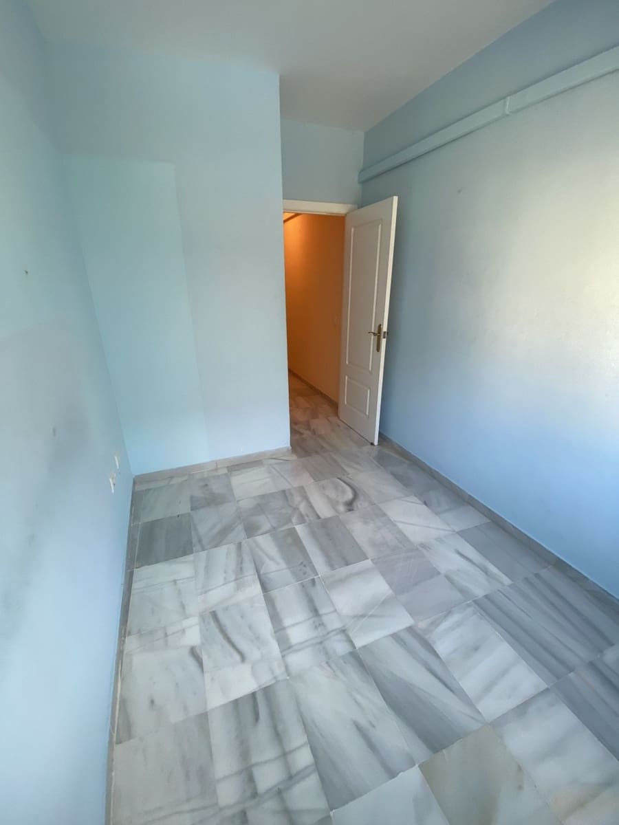 4 soveværelse Lejlighed til salg i Nueva Andalucia med swimmingpool - € 280.000 (Ref: 8802376)