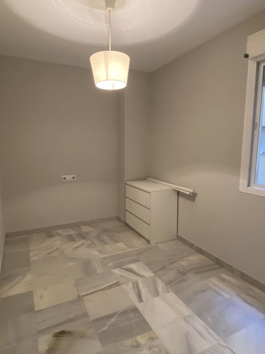 4 soveværelse Lejlighed til salg i Nueva Andalucia med swimmingpool - € 280.000 (Ref: 8802376)