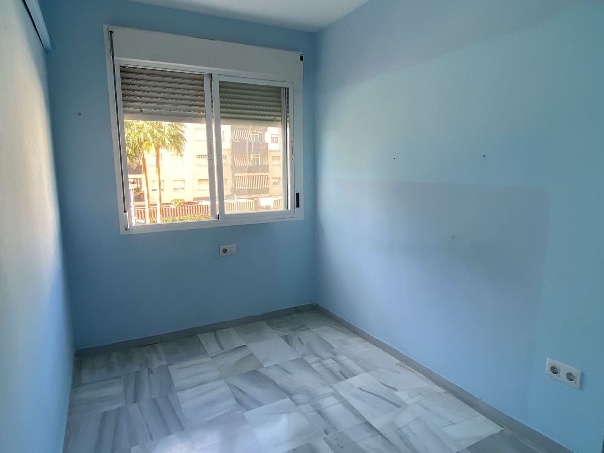 4 soveværelse Lejlighed til salg i Nueva Andalucia med swimmingpool - € 280.000 (Ref: 8802376)