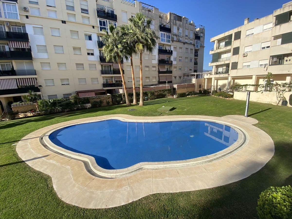 4 soveværelse Lejlighed til salg i Nueva Andalucia med swimmingpool - € 280.000 (Ref: 8802376)