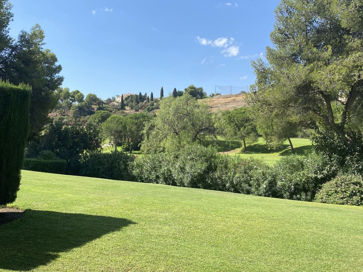 3 soverom Leilighet til salgs i Los Arqueros med svømmebasseng garasje - € 415 000 (Ref: 8967245)