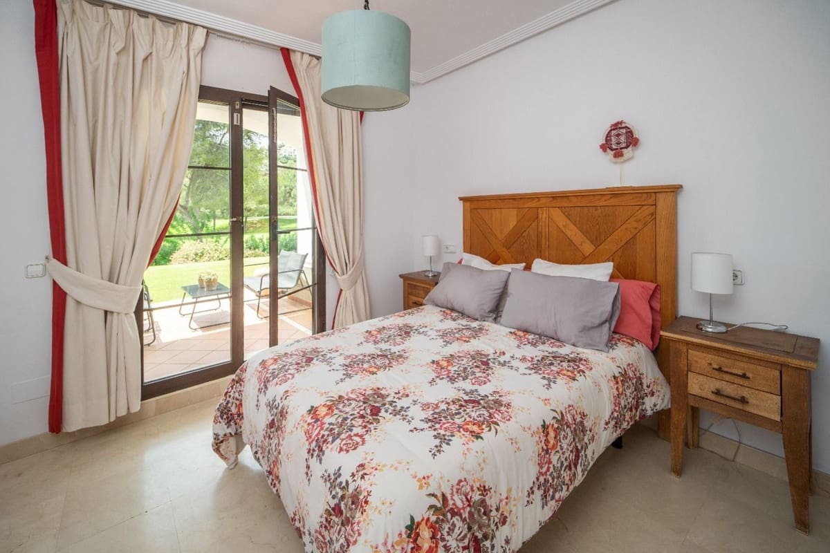 3 sypialnia Apartament na sprzedaż w Los Arqueros z basenem garażem - 415 000 € (Ref: 8967245)