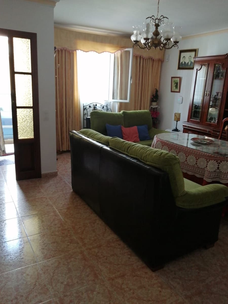 6 bedroom Townhouse for sale in Algodonales with garage - € 226,000 (Ref: 9084924)