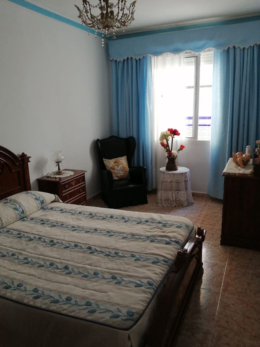 6 bedroom Townhouse for sale in Algodonales with garage - € 226,000 (Ref: 9084924)