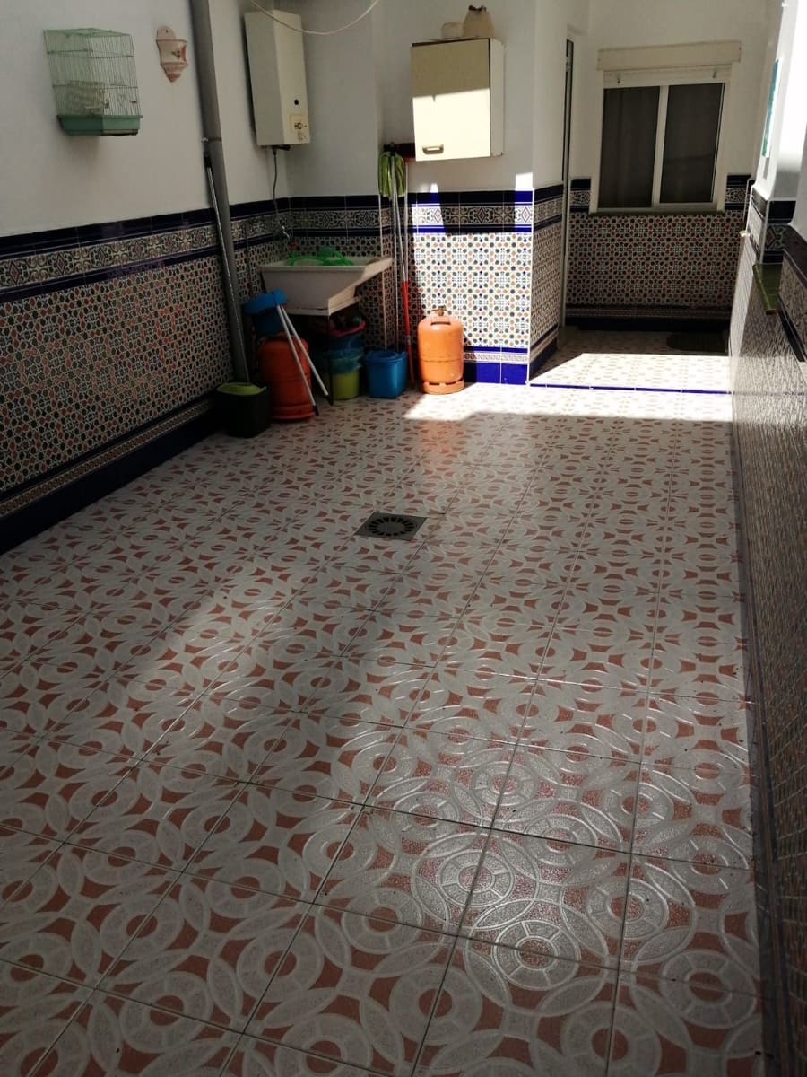 6 bedroom Townhouse for sale in Algodonales with garage - € 226,000 (Ref: 9084924)