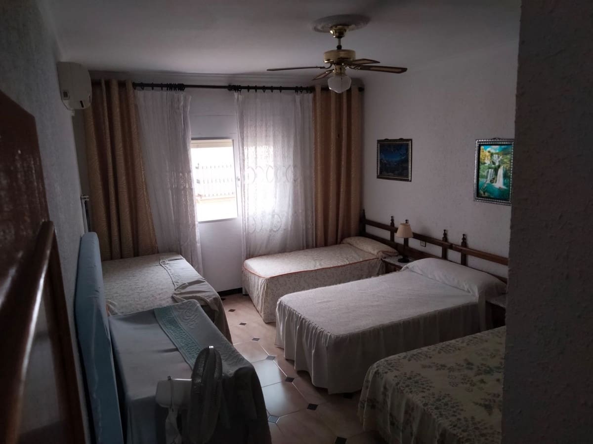 6 bedroom Townhouse for sale in Algodonales with garage - € 226,000 (Ref: 9084924)