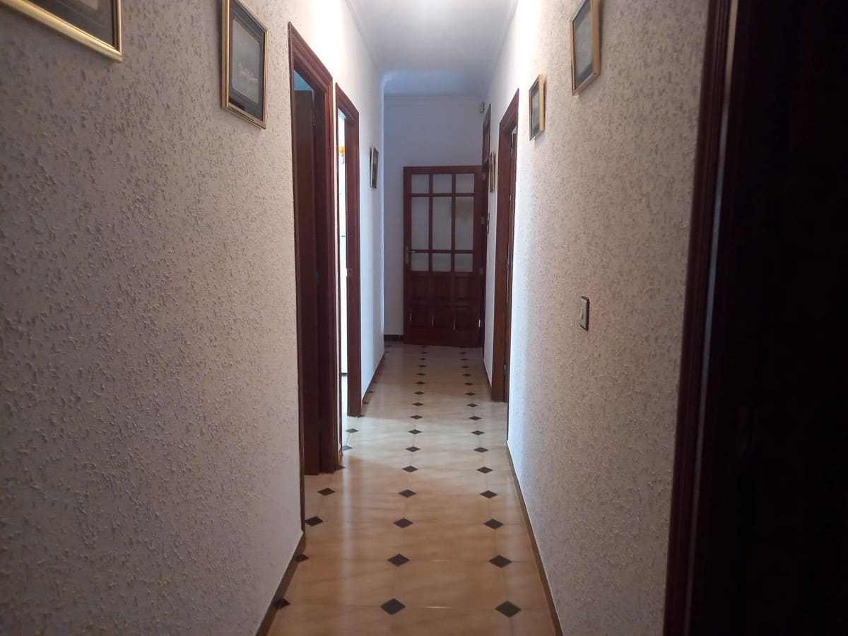 6 bedroom Townhouse for sale in Algodonales with garage - € 226,000 (Ref: 9084924)