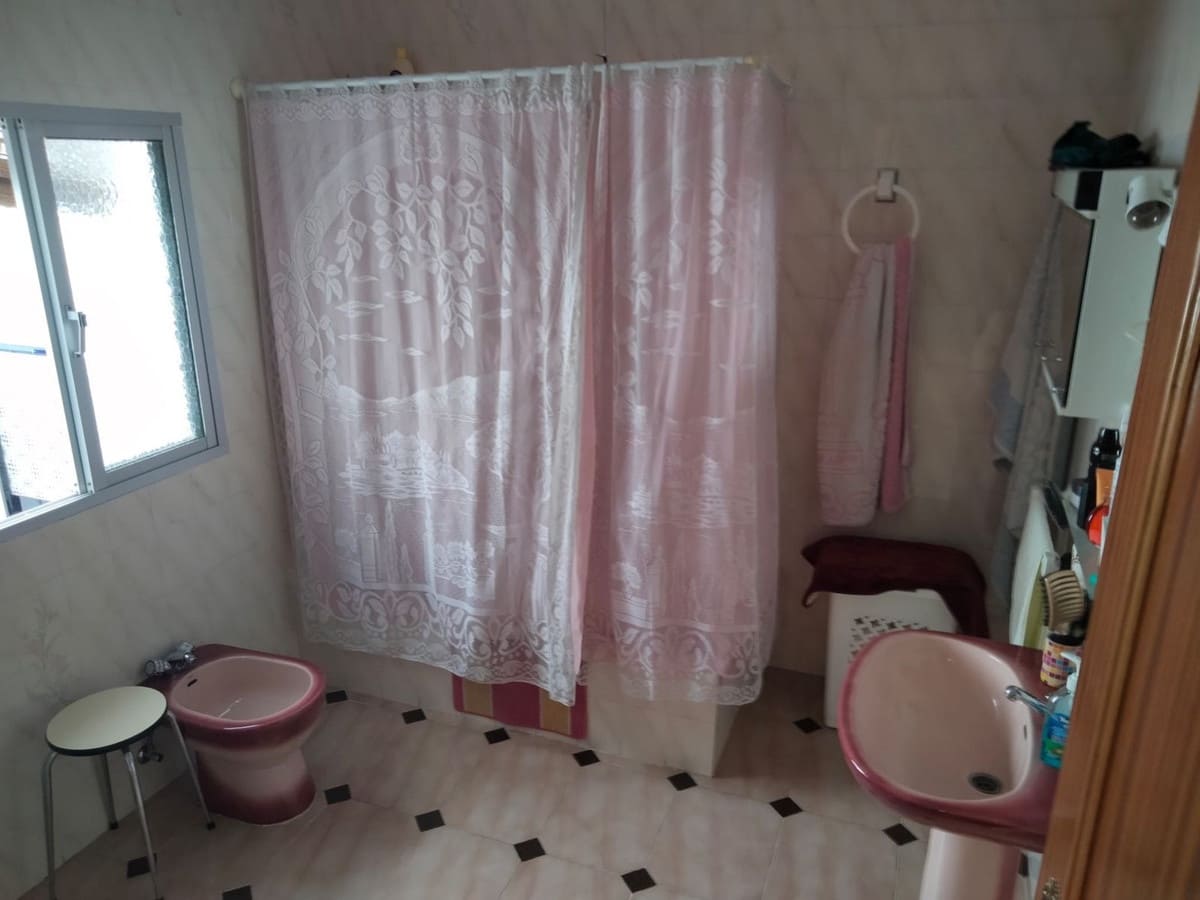 6 bedroom Townhouse for sale in Algodonales with garage - € 226,000 (Ref: 9084924)