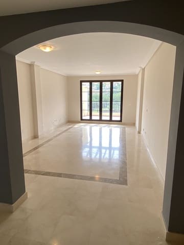 3 soverom Penthouse til salgs i Los Arqueros - Puerto del Almendro, Benahavís med svømmebasseng garasje - € 480 000 (Ref: 9101402)