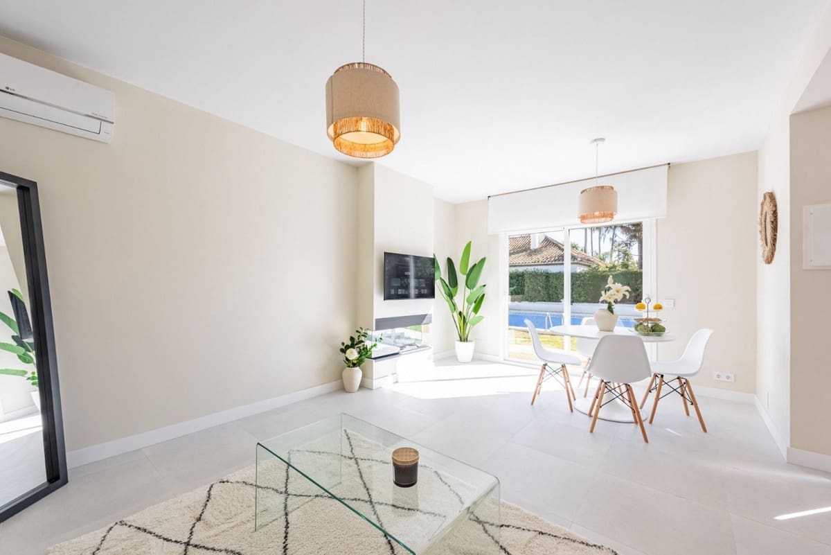 2 soveværelse Bungalow til salg i San Pedro de Alcantara med swimmingpool garage - € 549.000 (Ref: 9201536)