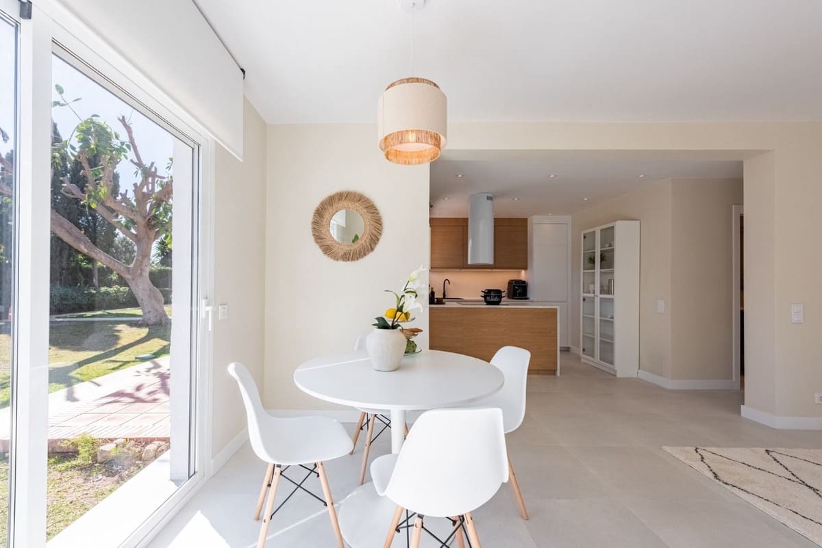 2 soverom Bungalow til salgs i San Pedro de Alcantara med svømmebasseng garasje - € 529 000 (Ref: 9201536)