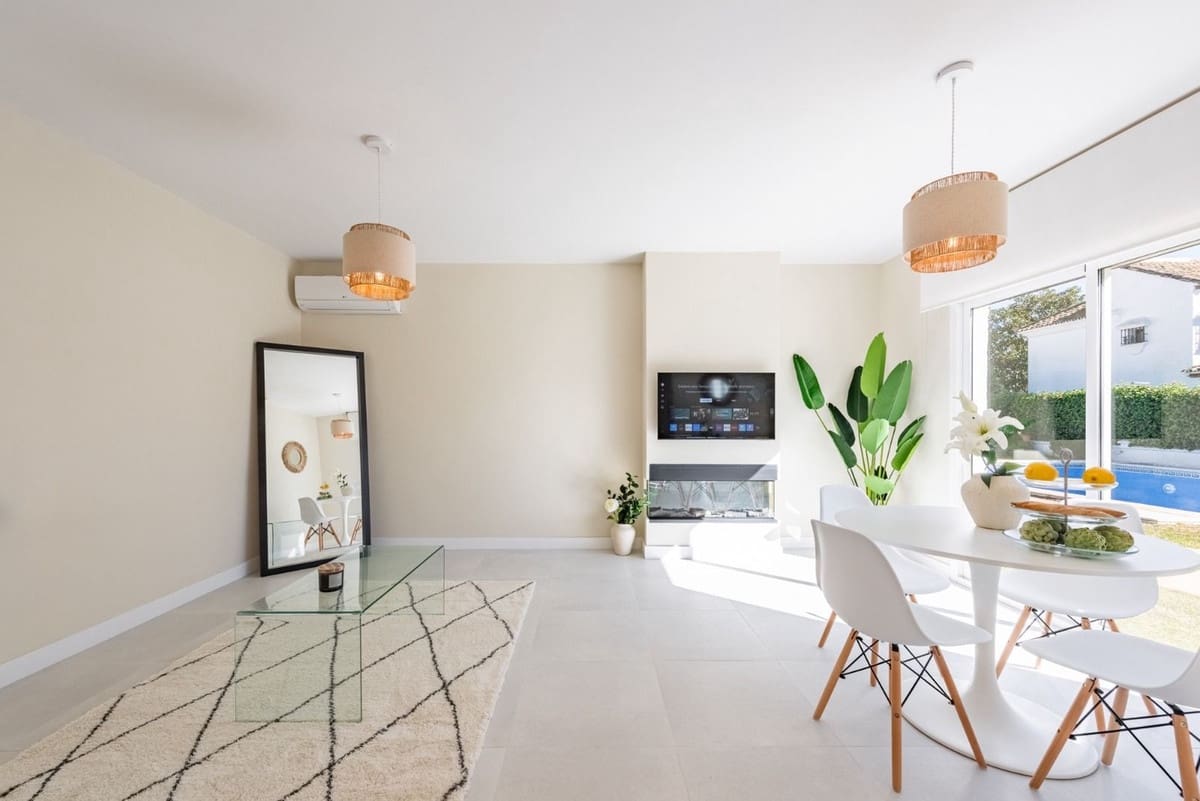 2 quarto Bungalow para venda em San Pedro de Alcantara com piscina garagem - 529 000 € (Ref: 9201536)